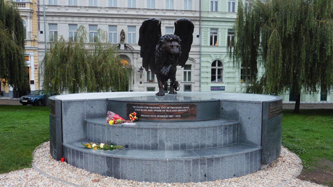 Leao-Alado-Praga